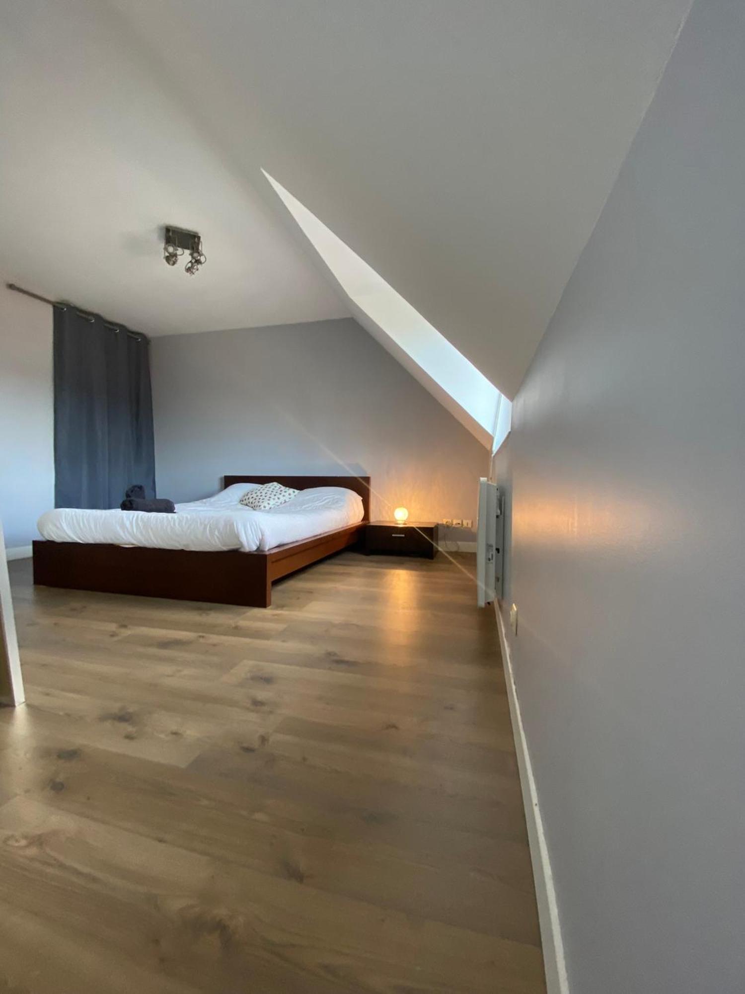 2 Chambres Hyper Centre Avec Place De Parking Et Wifi Amiens Exterior foto